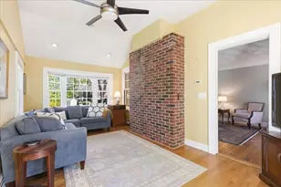 40 Woodard Rd, Boston, MA 02132 - Photo 9