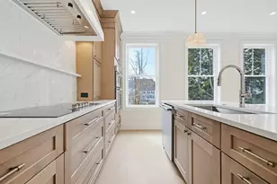 257 R Market St, Boston, MA 02135 - Photo 9