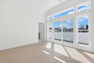 257 R Market St, Boston, MA 02135 - Photo 17