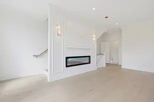 257 R Market St, Boston, MA 02135 - Photo 11