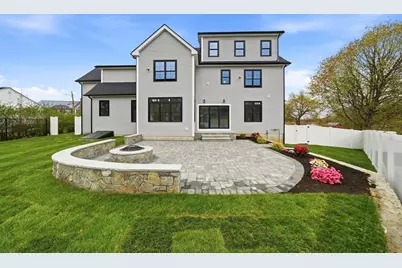 23 Day Cir, Woburn, MA 01801 - Photo 7