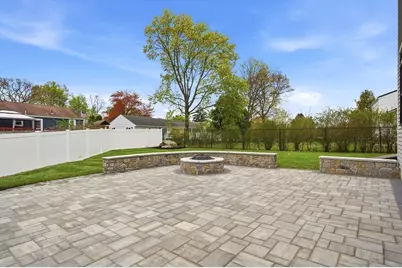 23 Day Cir, Woburn, MA 01801 - Photo 9