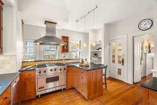 6 Forest St, Cambridge, MA 02140 - Photo 9
