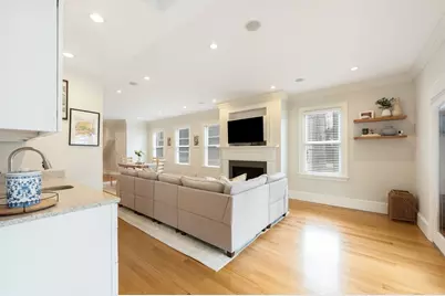 8 Covington St #1, Boston, MA 02127 - Photo 5