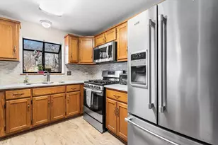 61 Clement Ct, Haverhill, MA 01832 - Photo 3