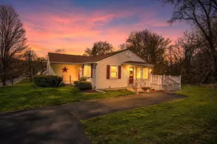 22 Buckingham Ave, West Springfield, MA 01089 - Photo 25