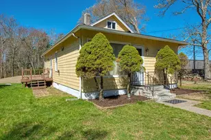 82 Braley Rd, Freetown, MA 02717 - Photo 3