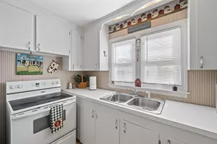 16 Thornton Rd, Worcester, MA 01606 - Photo 13