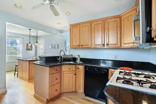 12 L St, Hull, MA 02045 - Photo 9