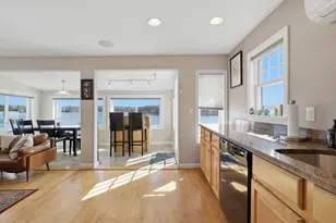 411B Lake Ave, Worcester, MA 01604 - Photo 5