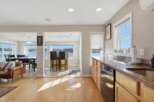 411B Lake Ave, Worcester, MA 01604 - Photo 5