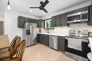 186 Compos St, Somerset, MA 02726 - Photo 7