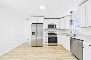 33 Crapo St, New Bedford, MA 02740 - Photo 9
