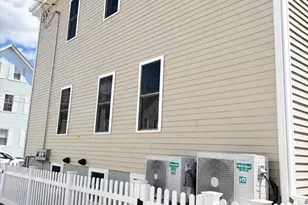 33 Crapo St, New Bedford, MA 02740 - Photo 3