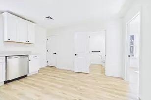 33 Crapo St, New Bedford, MA 02740 - Photo 7