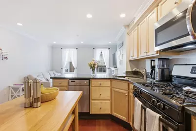 523 E 2nd St #5, Boston, MA 02127 - Photo 9
