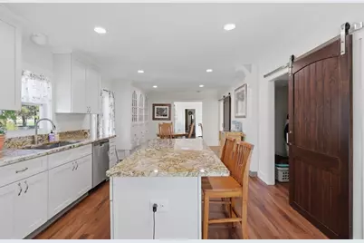 66 High Street, Northbridge, MA 01588 - Photo 11