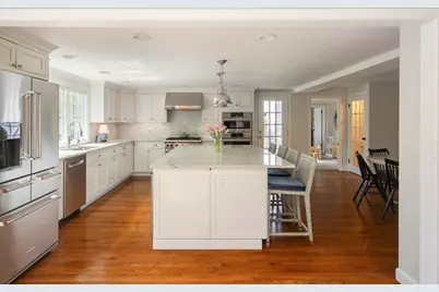 117 Forest St, Wellesley, MA 02481 - Photo 11
