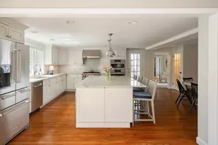 117 Forest St, Wellesley, MA 02481 - Photo 11