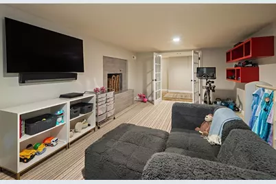 117 Forest St, Wellesley, MA 02481 - Photo 39
