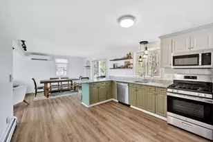 121 Pinecrest Beach Dr, Falmouth, MA 02536 - Photo 11