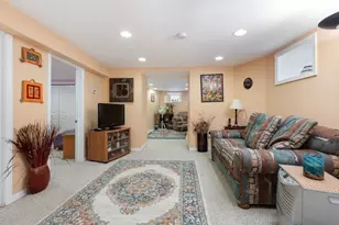 63 Bradwood St, Boston, MA 02131 - Photo 15