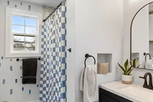 67 Billings St, Boston, MA 02132 - Photo 19