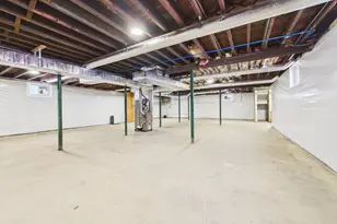 542 King Philip St, Fall River, MA 02724 - Photo 35