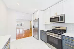 542 King Philip St, Fall River, MA 02724 - Photo 7