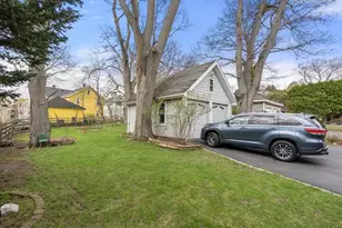 14 Adams Ave, Watertown, MA 02472 - Photo 31