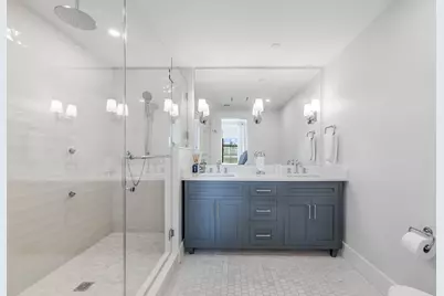 799 E 3rd St #2, Boston, MA 02127 - Photo 17