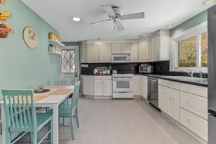 10 Country Club Dr, Walpole, MA 02081 - Photo 5