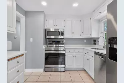 132 Woodley Ave, Boston, MA 02132 - Photo 9