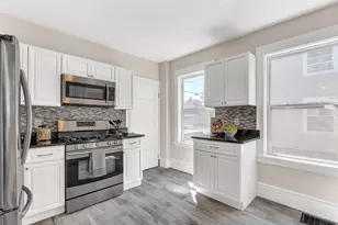 7 Prospect St, Saugus, MA 01906 - Photo 13