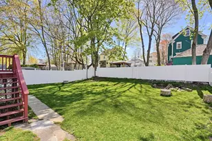 27 Banfield Ave, Boston, MA 02126 - Photo 17