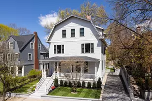 21 Kent Square, Brookline, MA 02446 - Photo 1
