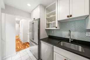 18 Melrose St, Boston, MA 02116 - Photo 9