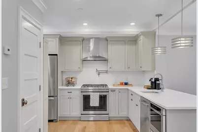 18 Tufts St #4, Cambridge, MA 02139 - Photo 11