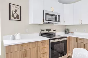 375 Cummins Hwy, Boston, MA 02131 - Photo 7