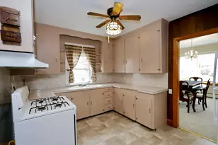 79 Woodlawn St, Fall River, MA 02720 - Photo 9