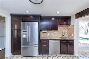 16 Cayuga Rd, Tewksbury, MA 01876 - Photo 9