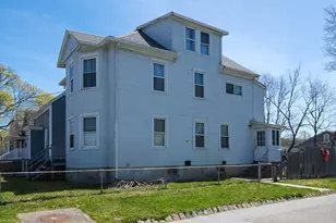 97 Center St, Fairhaven, MA 02719 - Photo 3