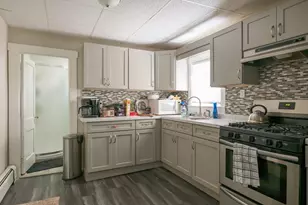 97 Center St, Fairhaven, MA 02719 - Photo 3