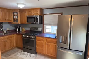 52 Prospect St, Greenfield, MA 01376 - Photo 11