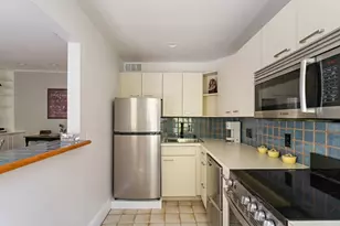 63 W Cedar St, Boston, MA 02114 - Photo 7