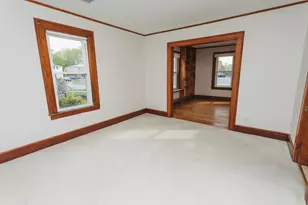 208 Silver St, Greenfield, MA 01301 - Photo 9
