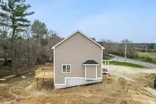 49 Thompson St, Middleborough, MA 02346 - Photo 5