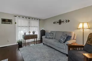 70 Corey Colonial, Agawam, MA 01001 - Photo 3