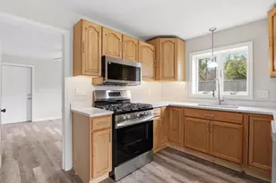 16 Beverly St, Dartmouth, MA 02747 - Photo 17