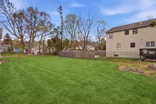 16 Beverly St, Dartmouth, MA 02747 - Photo 3